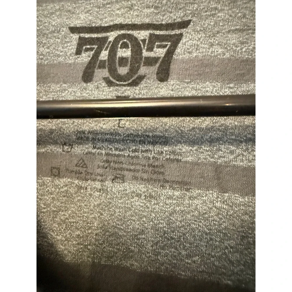 707 Mens V-Neck T-Shirt Large Gray Heathered Striped Short Sleeve Tee